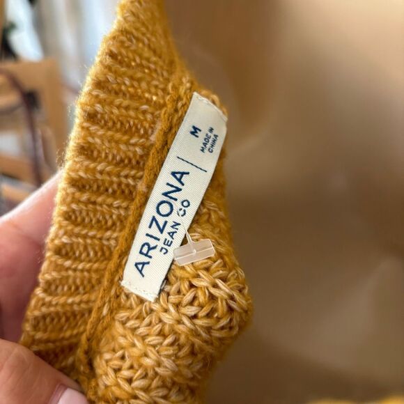 Arizona NWOT v neck v back dolman sleeve slouch sweater in M mustard yellow - Picture 6 of 9